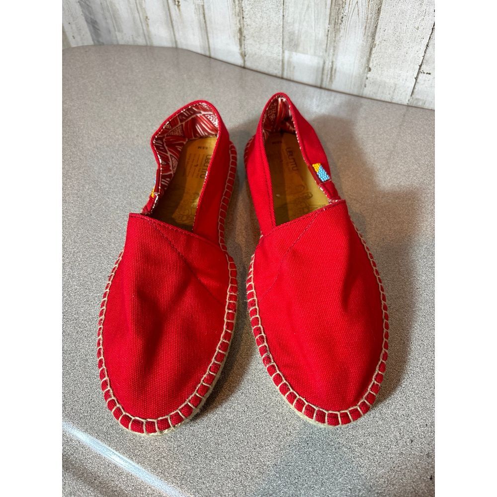 Women's Ubuntu Classic Red Afridrilles‎ Size 9.5
